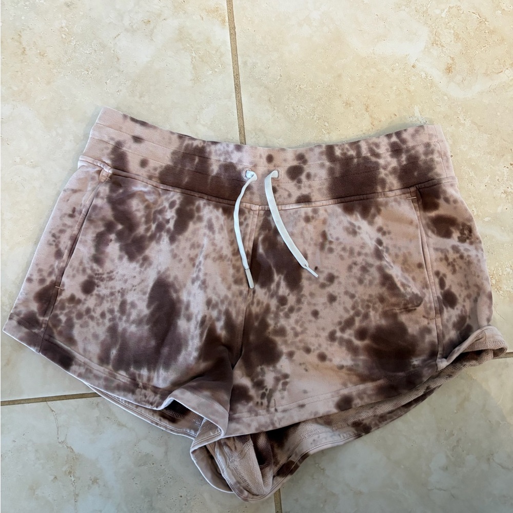 Lululemon Inner Glow Short 3" Size 10 Sold Out High Rise. Marble Dye
